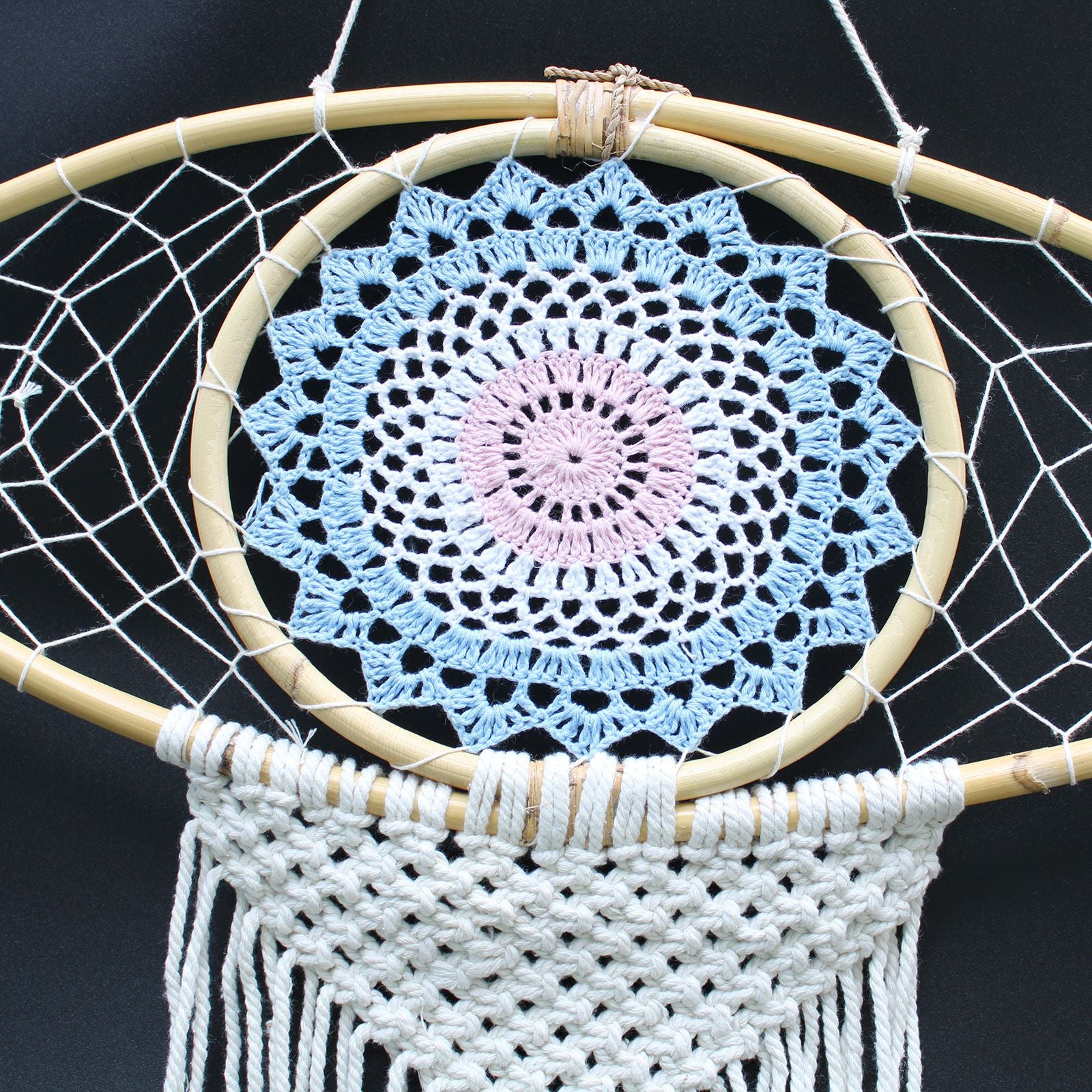 Protection Dream Cather - Lrg Macrame Eye White/ Blue/Grey